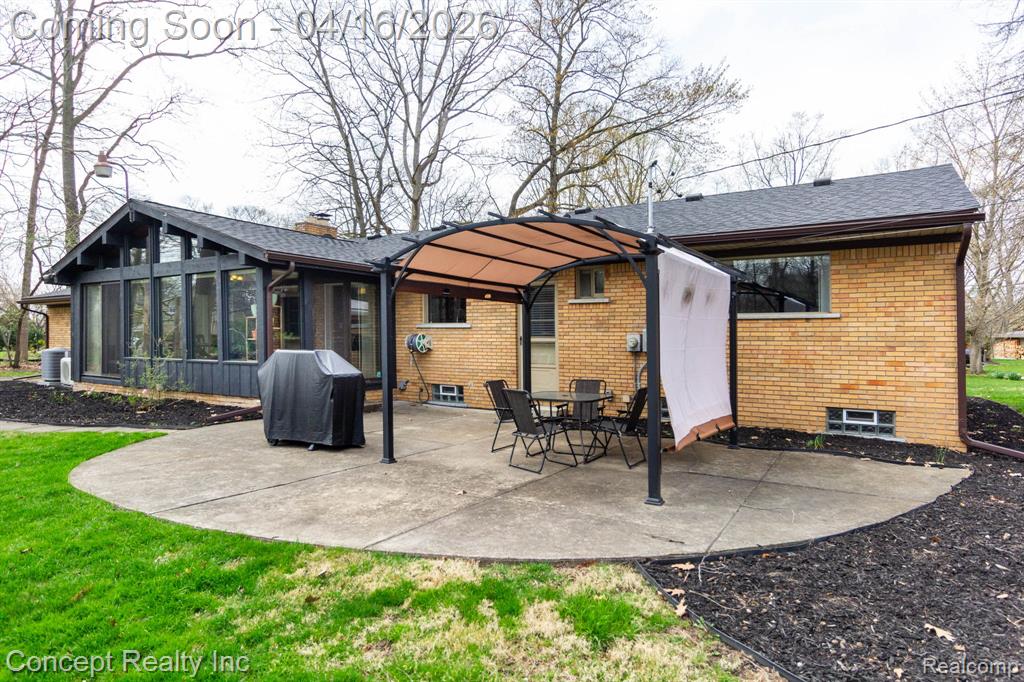 21247 Shurley Drive, Grosse Ile, MI 48138 — Photo 40