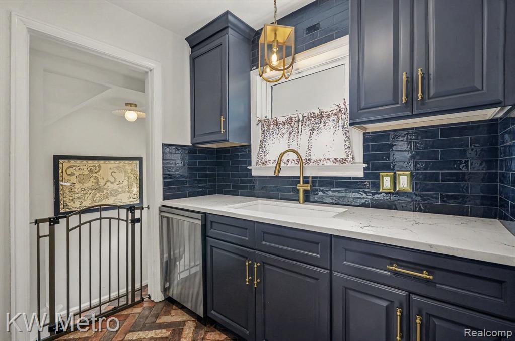 615 Royal Avenue, Royal Oak, MI 48073 — Photo 11