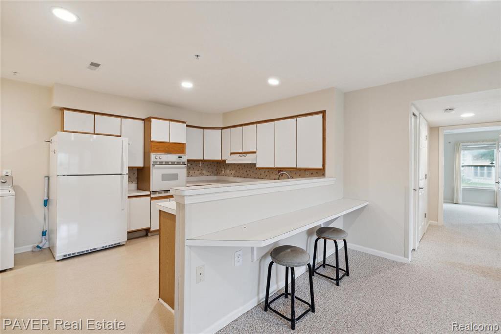 1565 WEATHERSTONE Drive, Ann Arbor, MI 48108 — Photo 13