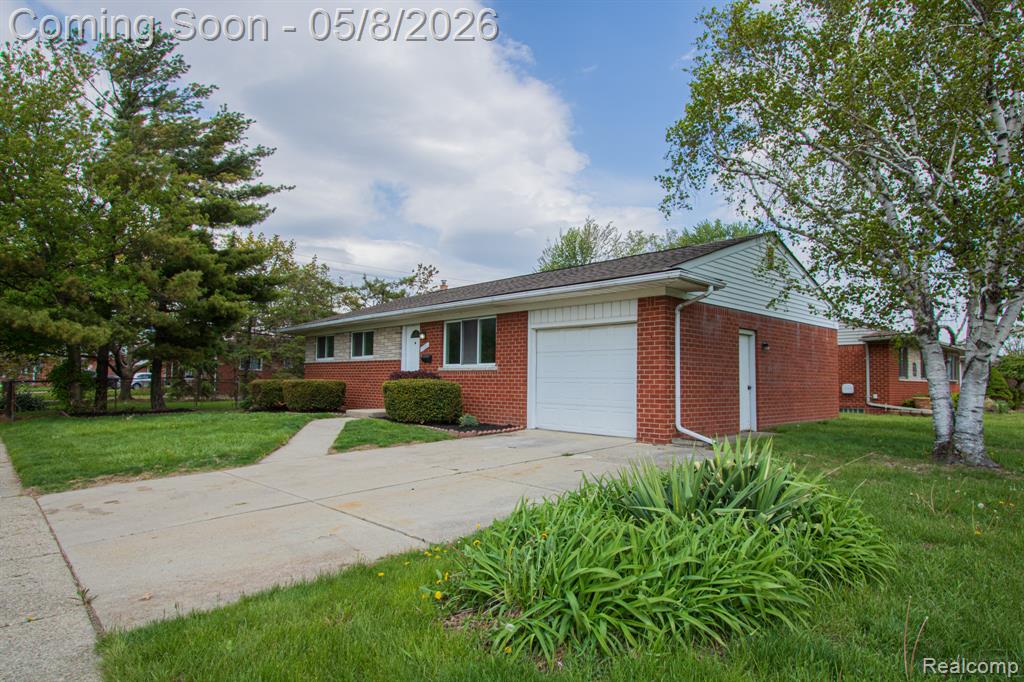 31000 Fall, Fraser, MI 48026 — Photo 2