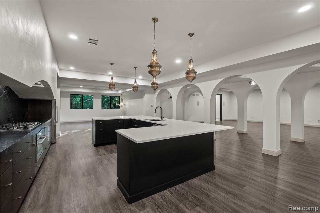 559 Barrington Park Drive, Bloomfield Hills, MI 48304 — Photo 39