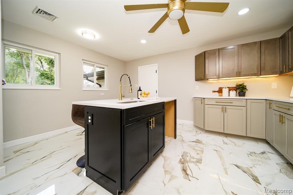 19041 Bungalow Drive, Lathrup Village, MI 48076 — Photo 29