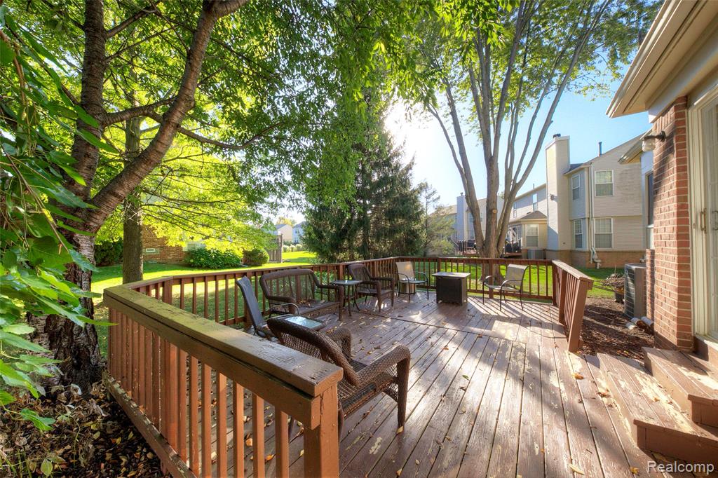 702 Westhills Drive, South Lyon, MI 48178 — Photo 6
