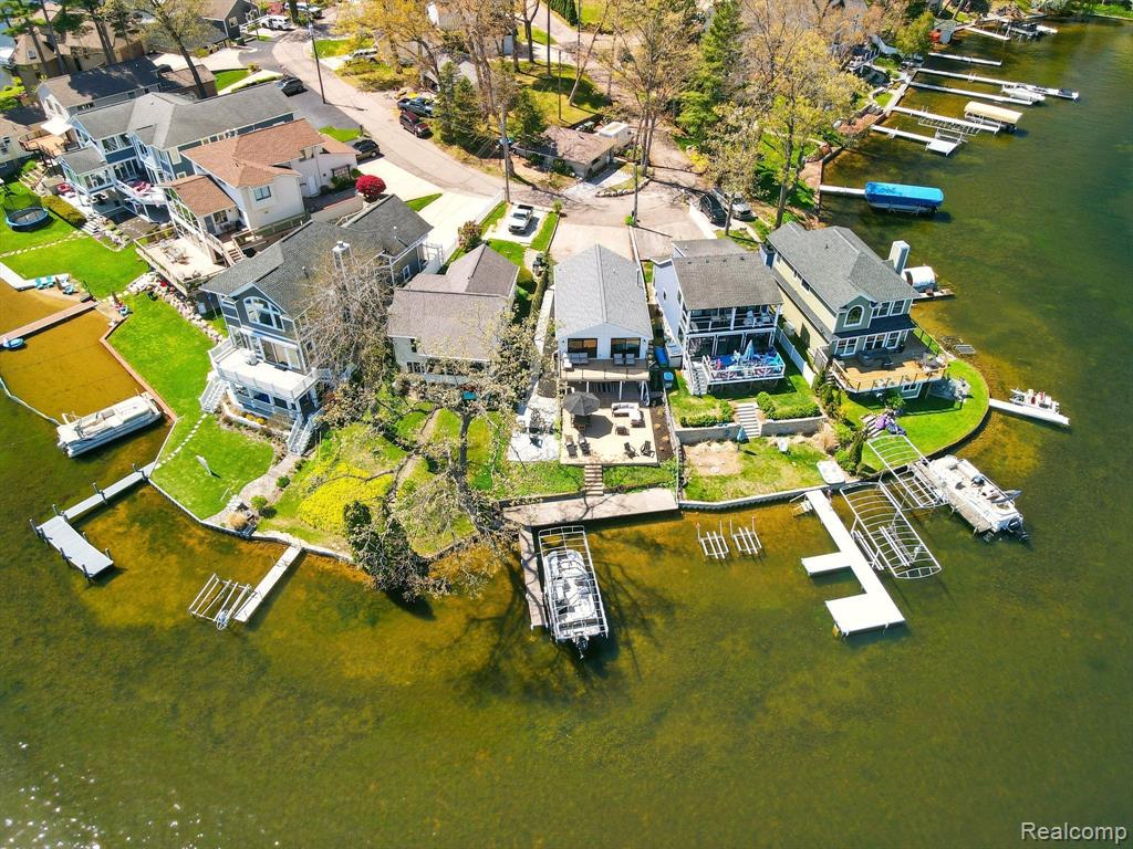 807 PINE TREE Road W, Lake Orion, MI 48362 — Photo 6