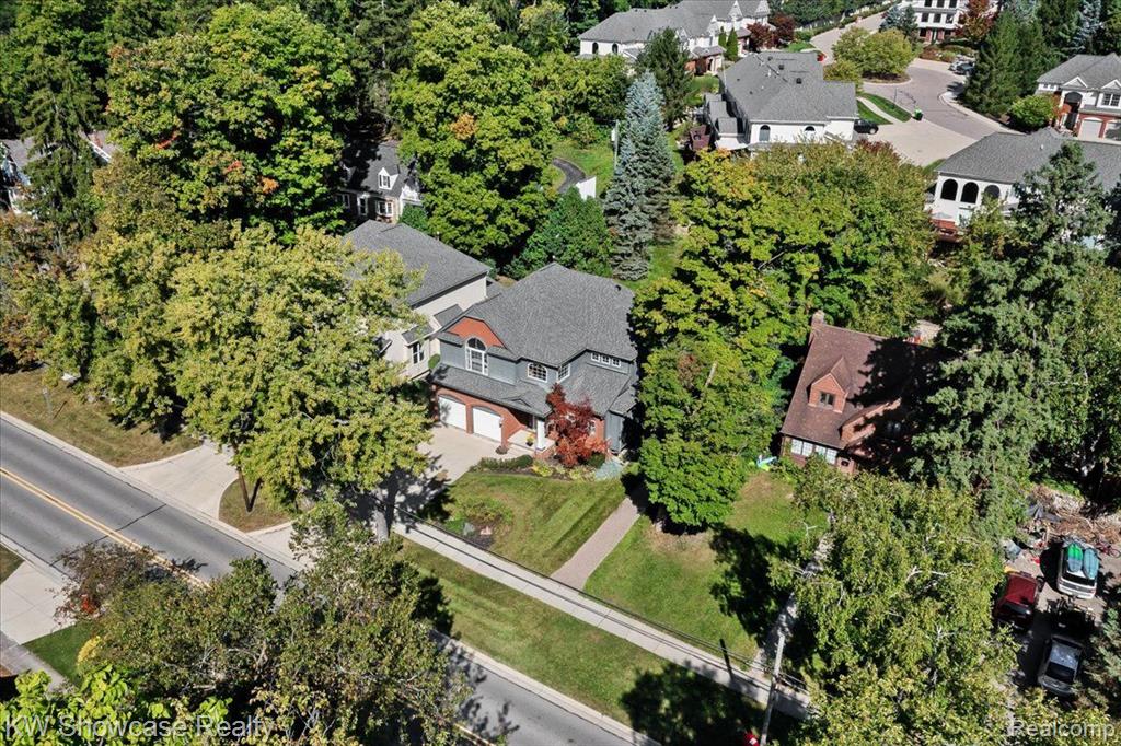 595 E COMMERCE Street, Milford, MI 48381 — Photo 32