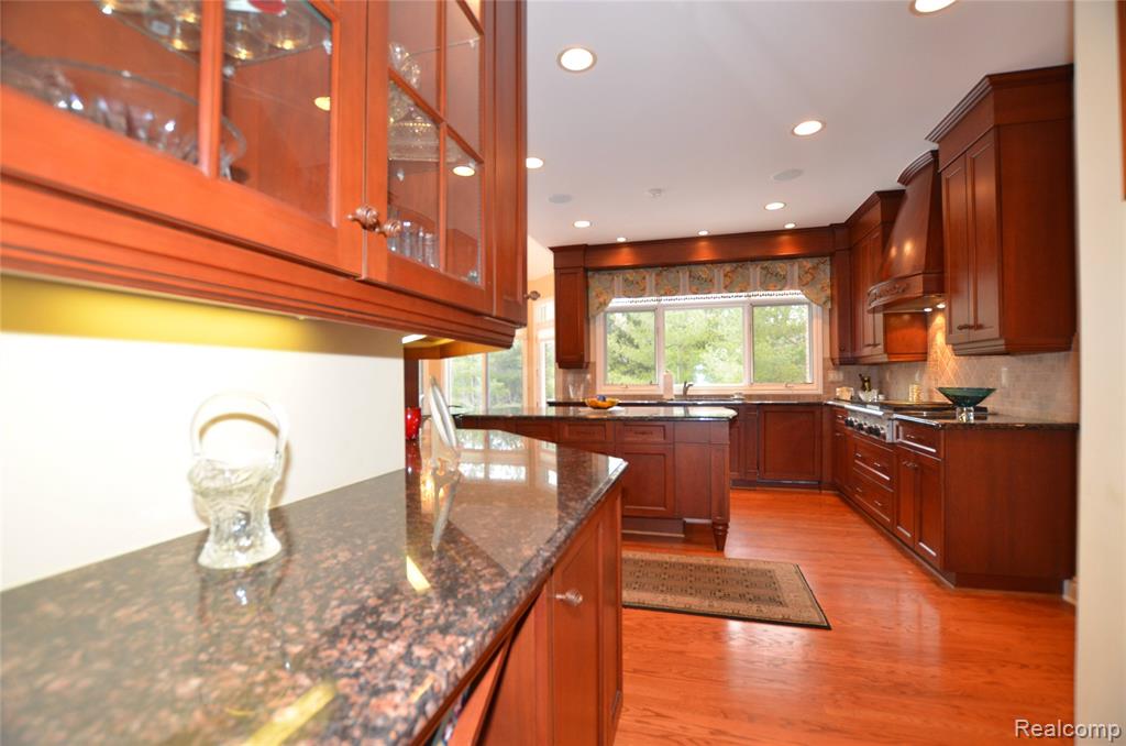 2551 Ginger Court, Bloomfield Hills, MI 48304 — Photo 7
