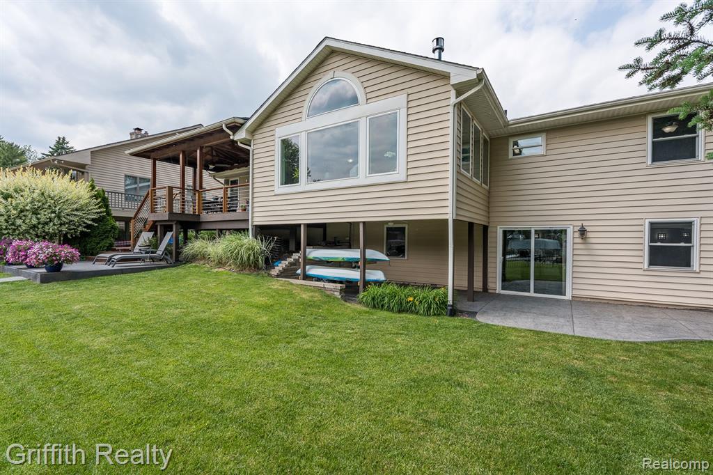 1158 Camelot Drive, Pinckney, MI 48169 — Photo 18