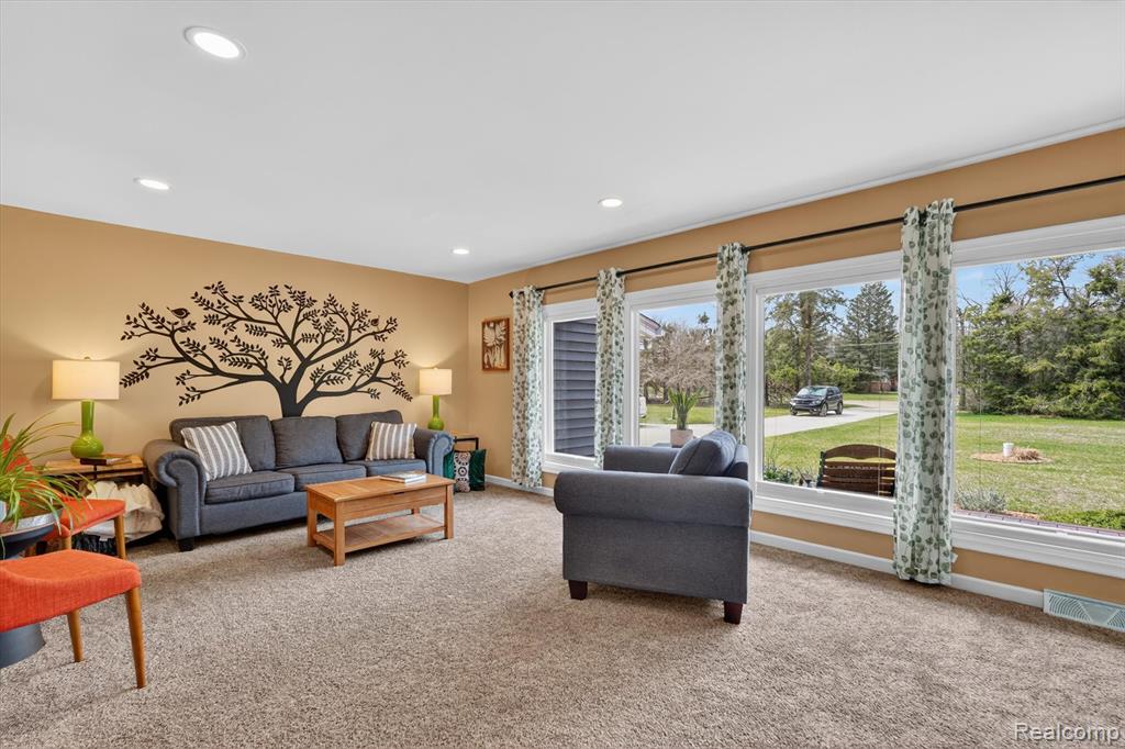 871 Windemere Drive, Brighton, MI 48114 — Photo 8