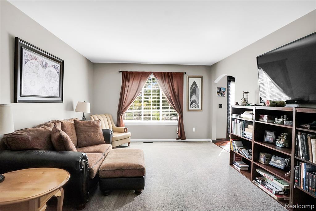 30182 Magnolia Dr Magnolia Drive, New Hudson, MI 48165 — Photo 21