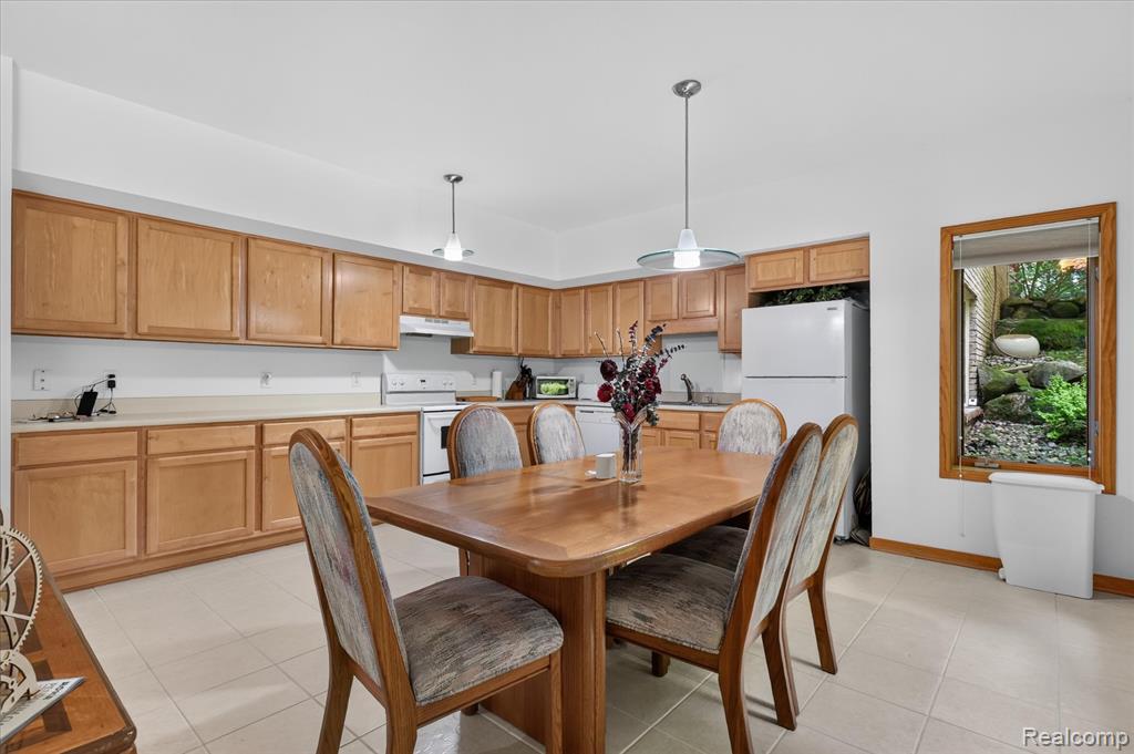 5388 Hartland Road, Fenton, MI 48430 — Photo 38