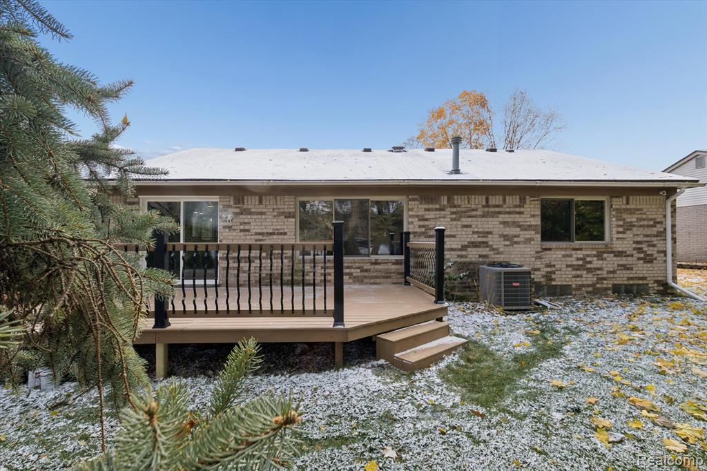 634 Lockport Road, Rochester Hills, MI 48307 — Photo 39