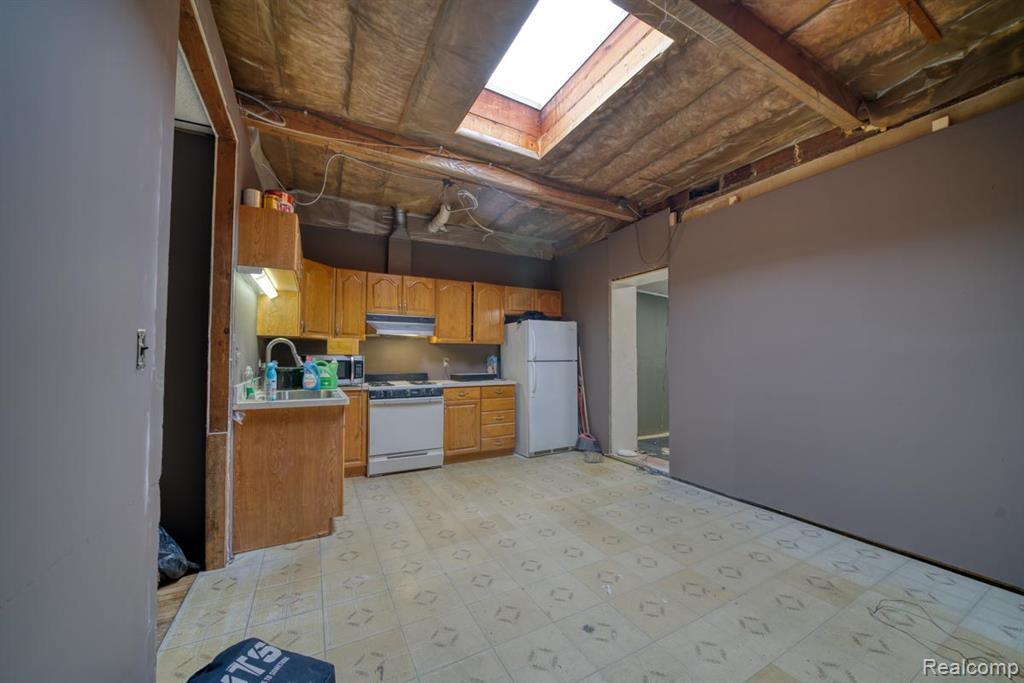 10325 Cadieux Road, Detroit, MI 48224 — Photo 24