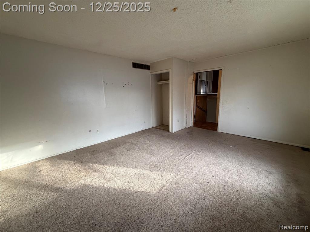 2236 Rosenfield Drive, Flint, MI 48505 — Photo 8