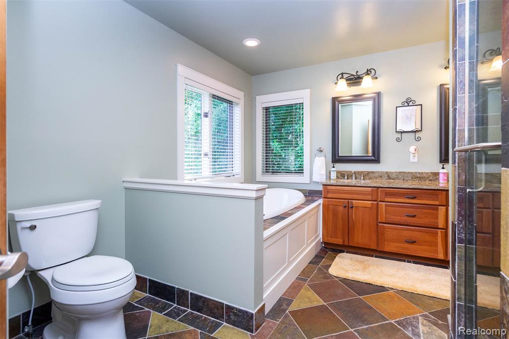 9887 Hadley Road, Clawson, MI 48348 — Photo 20