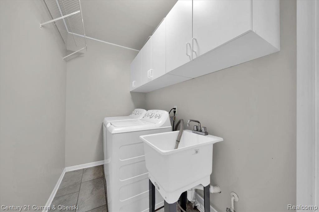 4414 HUNTERS Circle E, Canton, MI 48188 — Photo 13