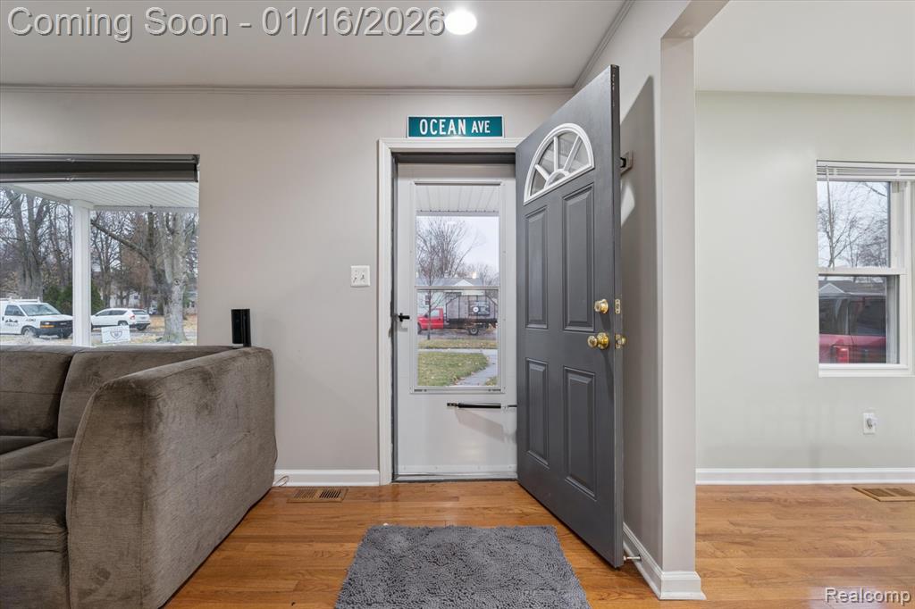 537 Andresen Court, Hazel Park, MI 48030 — Photo 6