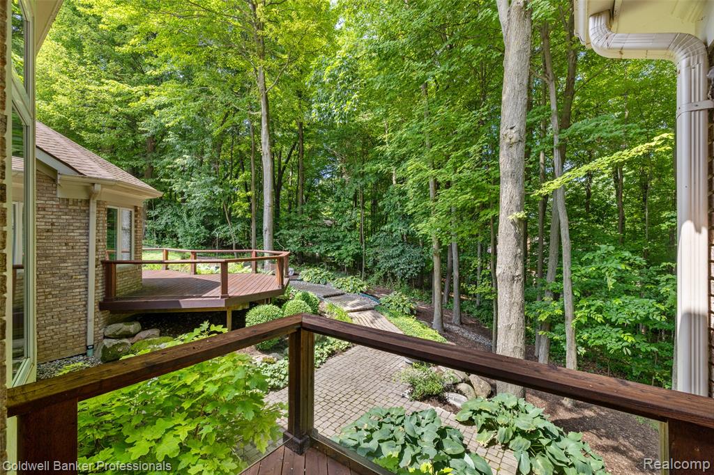 8661 DEERWOOD Road, Clarkston, MI 48348 — Photo 38