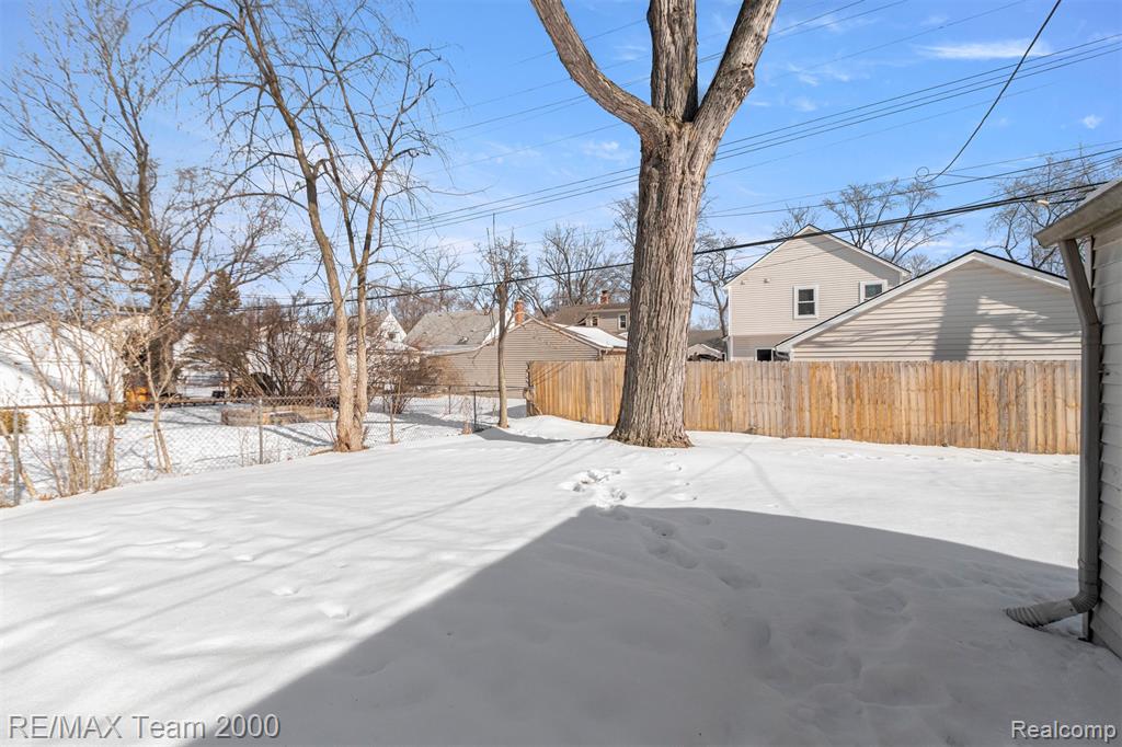 2076 Thomas Avenue, Berkley, MI 48072 — Photo 48