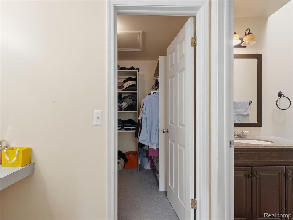 7342 Meadowridge Drive, West Bloomfield, MI — Photo 19