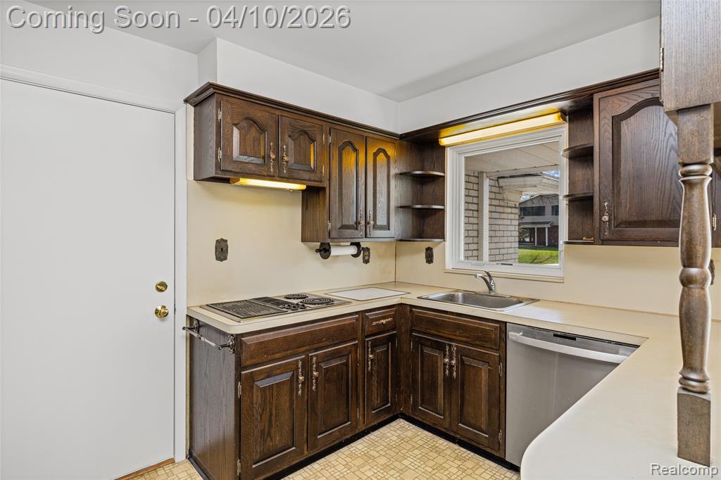 7077 Brookridge Drive, West Bloomfield, MI — Photo 17