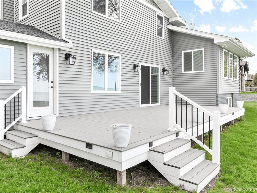5444 LAKESHORE Road, Fort Gratiot, MI 48059 — Photo 31