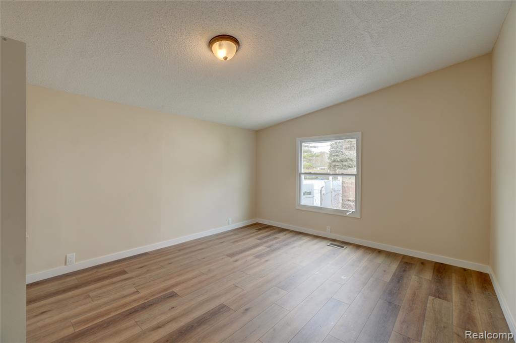 5112 Princess Street, Dearborn Heights, MI 48125 — Photo 7