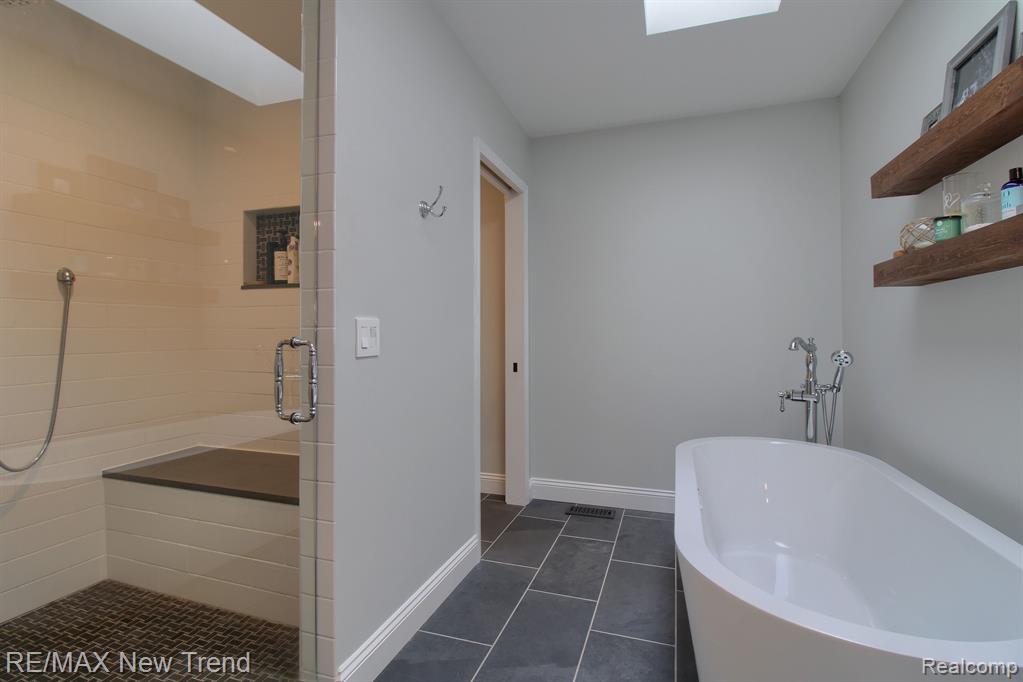 9457 DALEVIEW Drive, South Lyon, MI 48178 — Photo 22