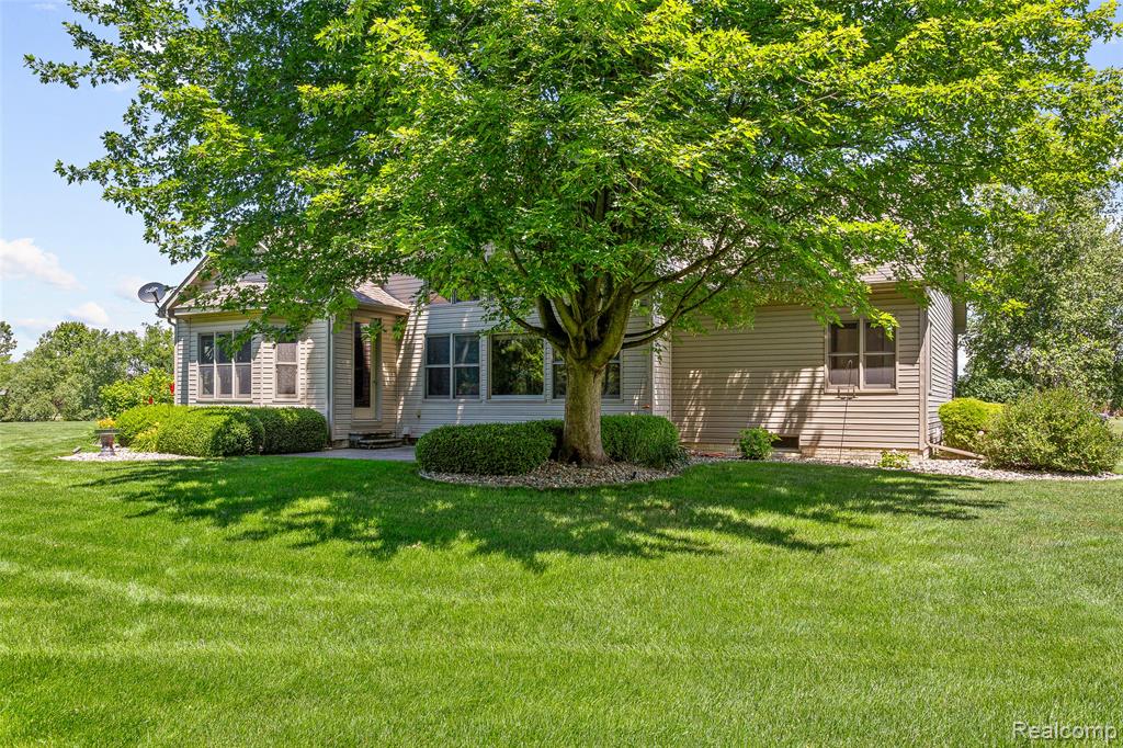 13733 Crooked Creek Lane, Carleton, MI 48117 — Photo 25