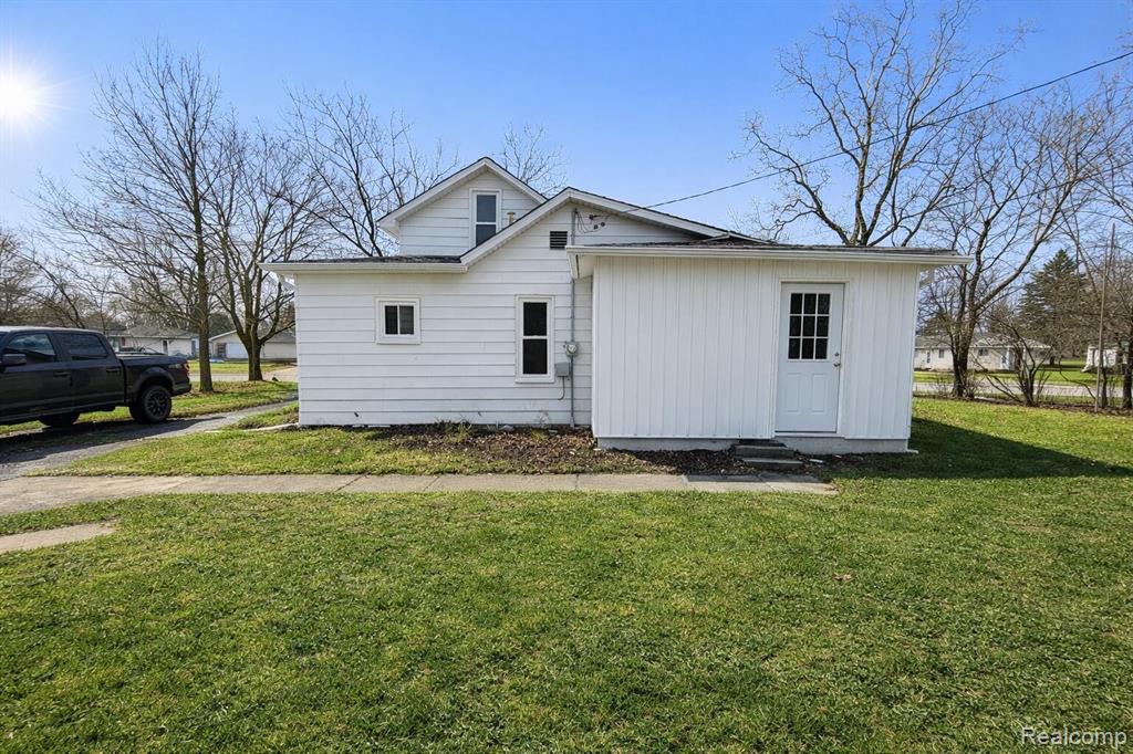 107 E John Street, Durand, MI 48429 — Photo 3