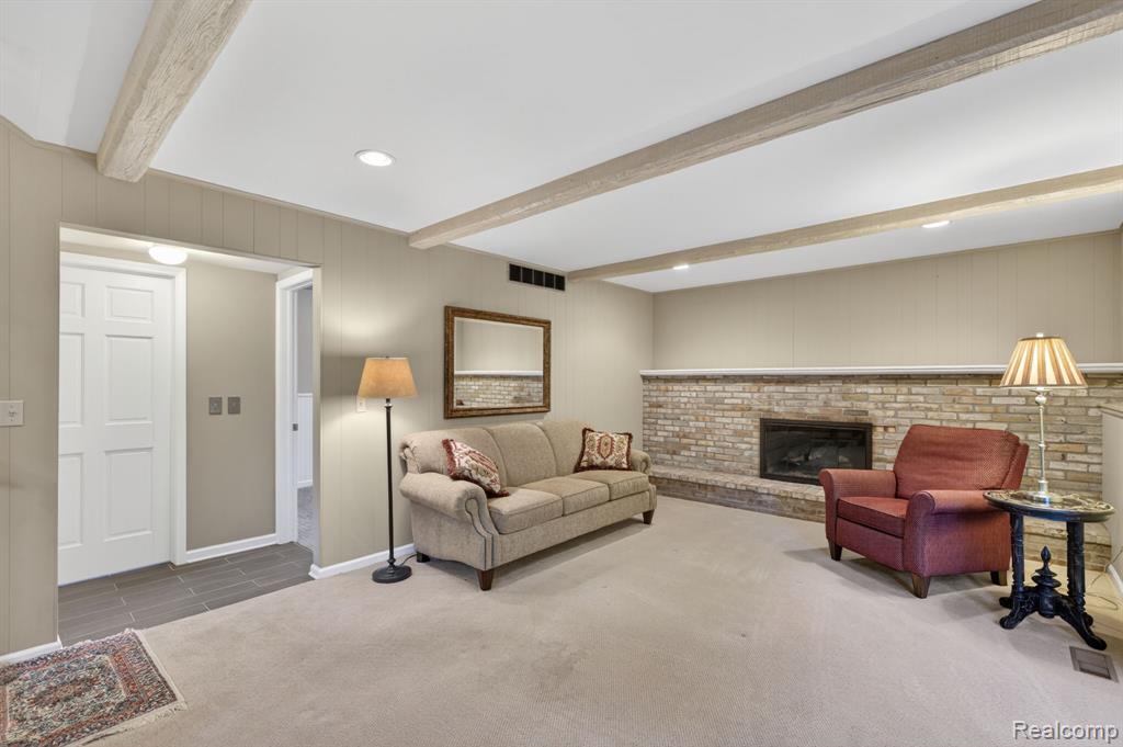 9144 Deer Park Court, Fenton, MI 48430 — Photo 29