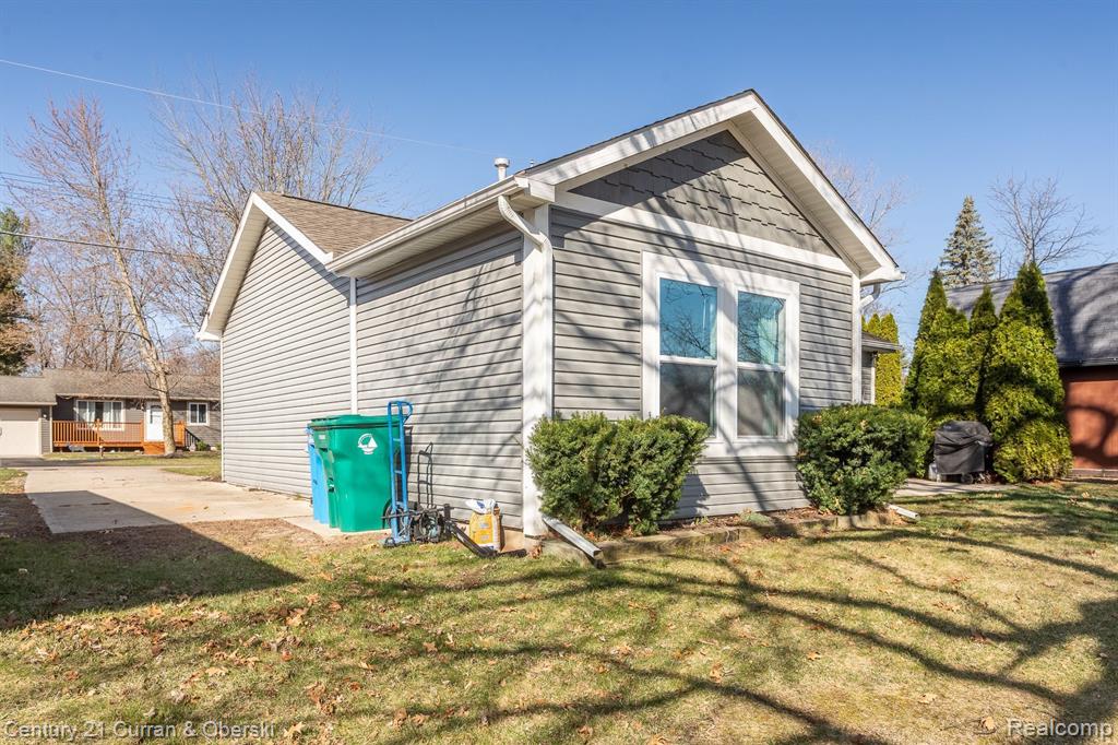 6084 BROCKWAY Street, Commerce Twp, MI 48382 — Photo 22