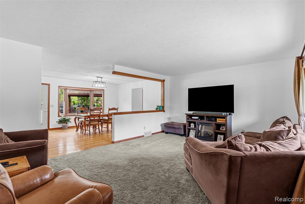 6699 E Lansing Road, Durand, MI 48429 — Photo 7