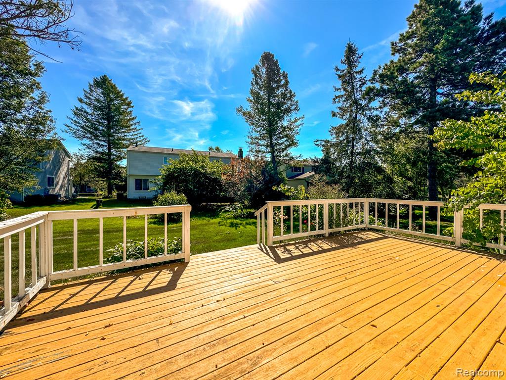 422 THORNEHILL Trail, Oxford, MI 48371 — Photo 28