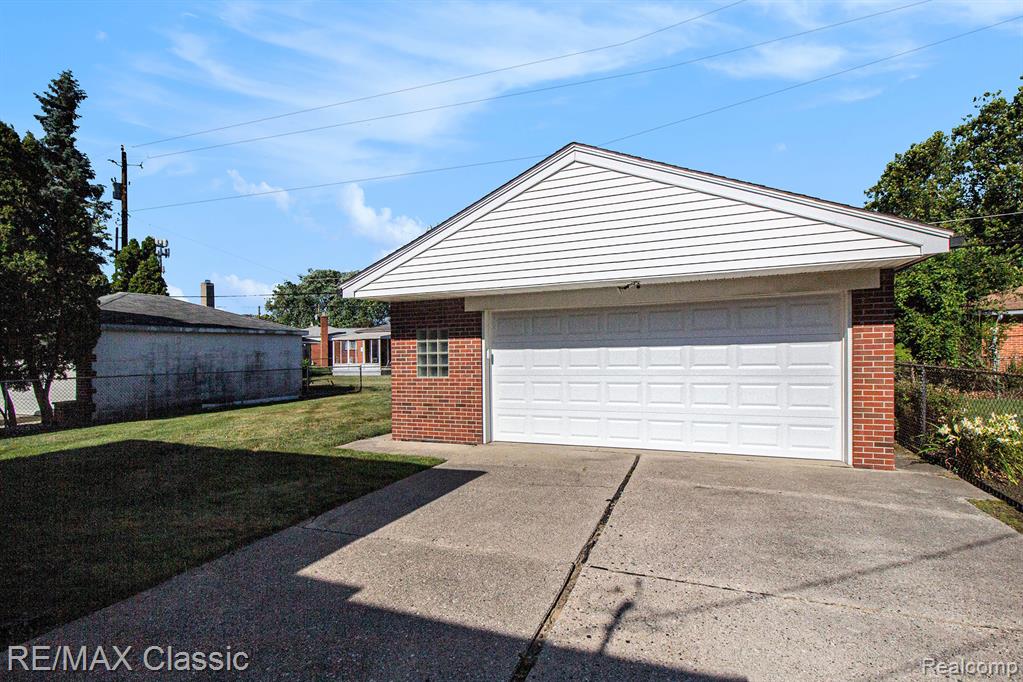 8939 Mercedes, Redford, MI 48239 — Photo 22