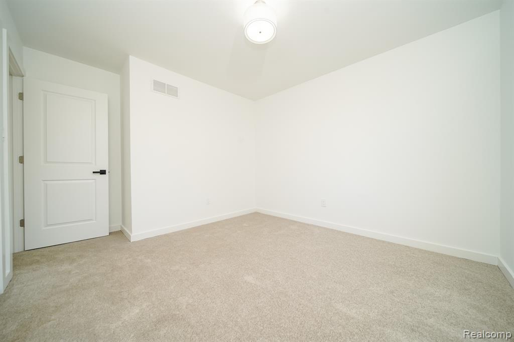4060 Franklin Park Drive, Sterling Heights, MI 48310 — Photo 30
