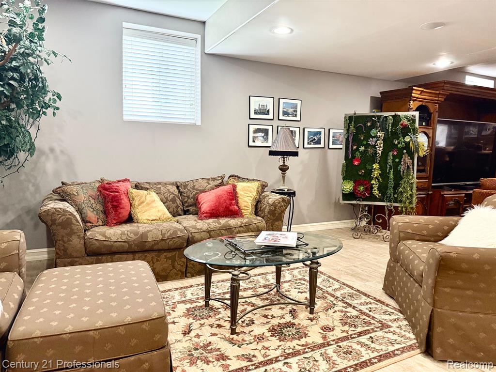 8814 PRESTWICK Lane, Washington, MI 48095 — Photo 33