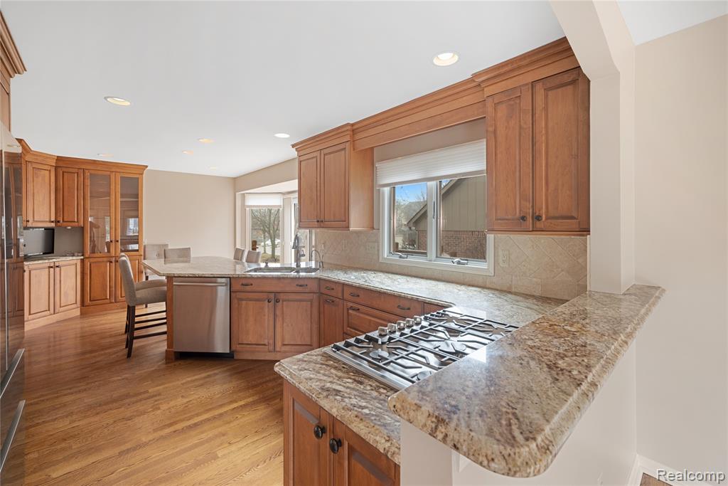 16807 Country Knoll Drive, Northville, MI 48168 — Photo 8