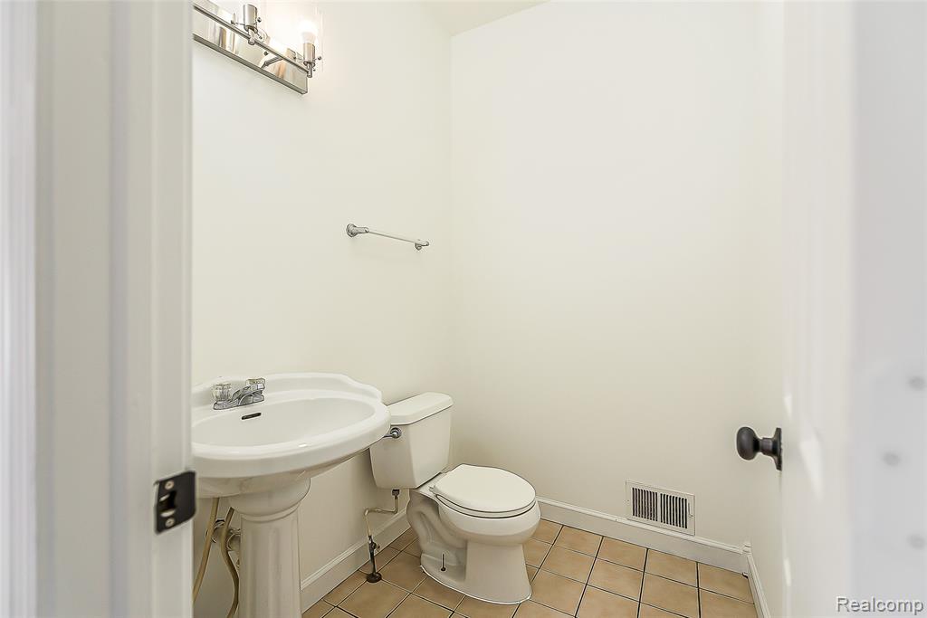 2611 Toben Road, Carleton, MI 48117 — Photo 31