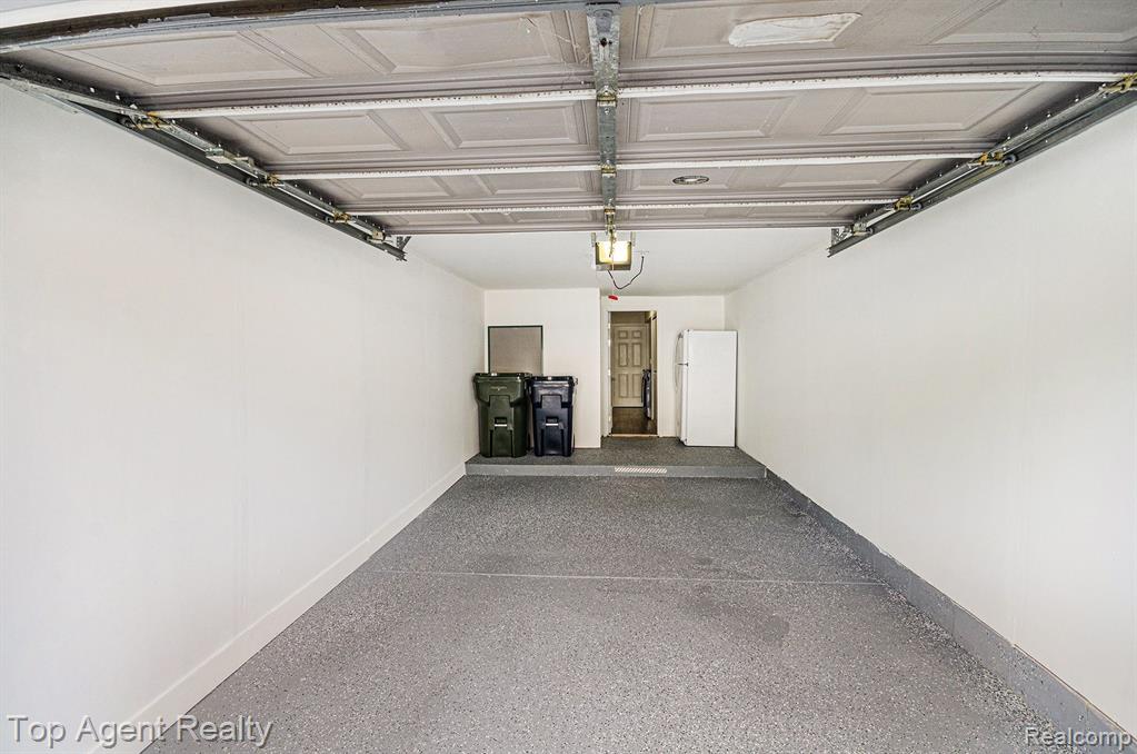 4184 Berkshire Drive, Sterling Heights, MI 48314 — Photo 17