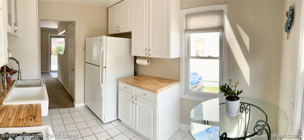 880 E Rowland Avenue, Madison Heights, MI 48071 — Photo 8
