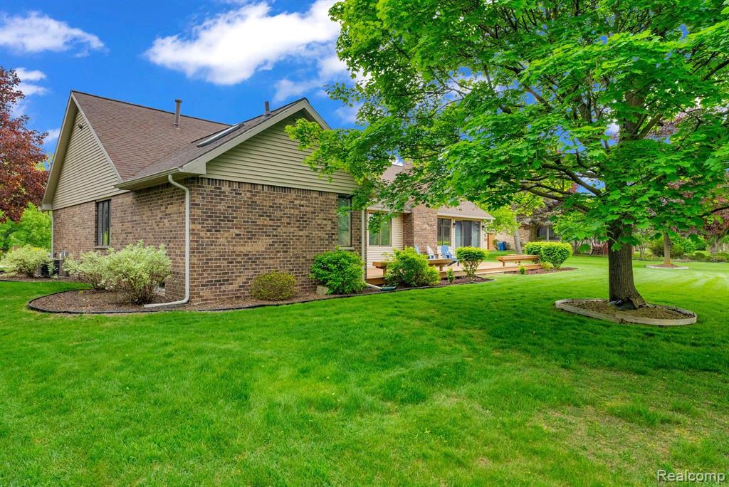 836 BOUTELL Drive, Grand Blanc, MI 48439 — Photo 58