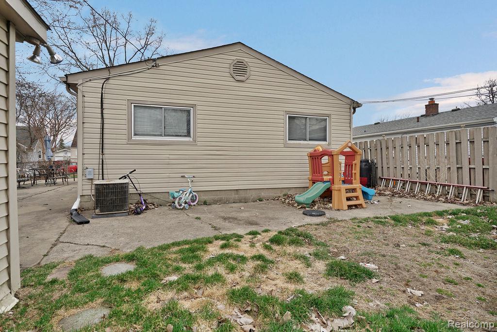 25530 Cole Street, Roseville, MI 48066 — Photo 17