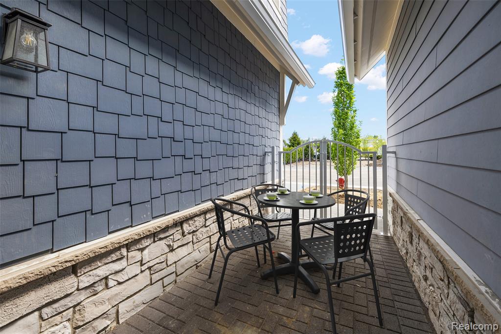 456 Mystic Cove Lane, Lake Orion, MI 48362 — Photo 11