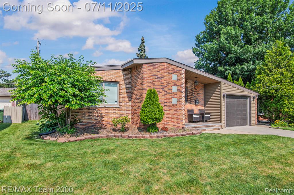 9756 Buckingham Avenue, Allen Park, MI 48101 — Photo 3