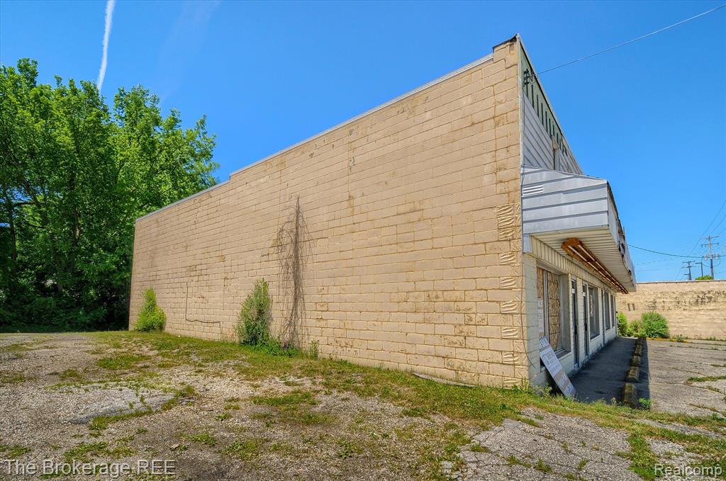 4032 Fenton Road, Flint, MI 48507 — Photo 9
