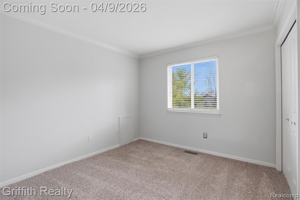 938 Meadowbrook Court, Milford, MI 48381 — Photo 33