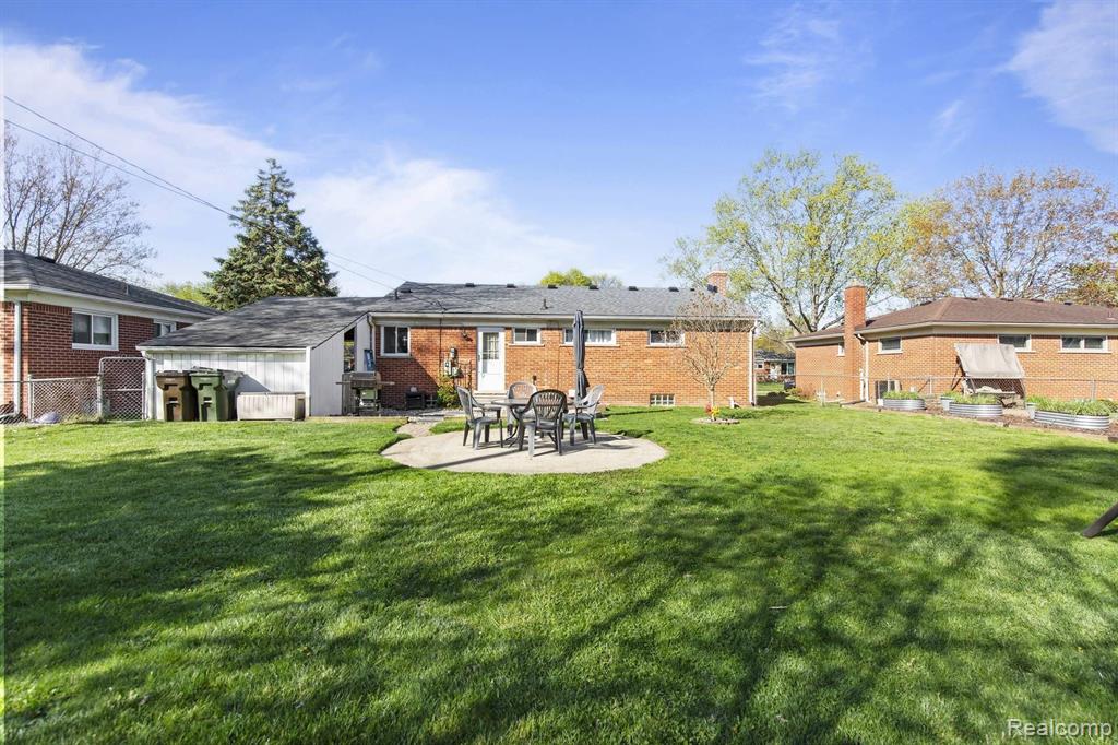 8681 STROM Drive, Sterling Heights, MI 48314 — Photo 30