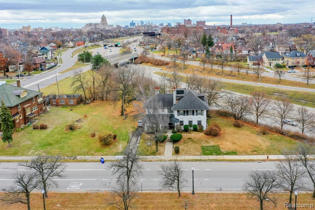 1135 Chicago Boulevard - Photo 4