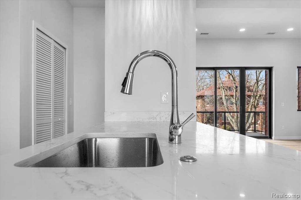 8744 SECOND Avenue, Unit #4, Detroit, MI 48202 — Photo 21