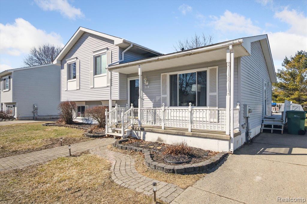 814 MEADOWLARK Lane, Howell, MI 48843 — Photo 4